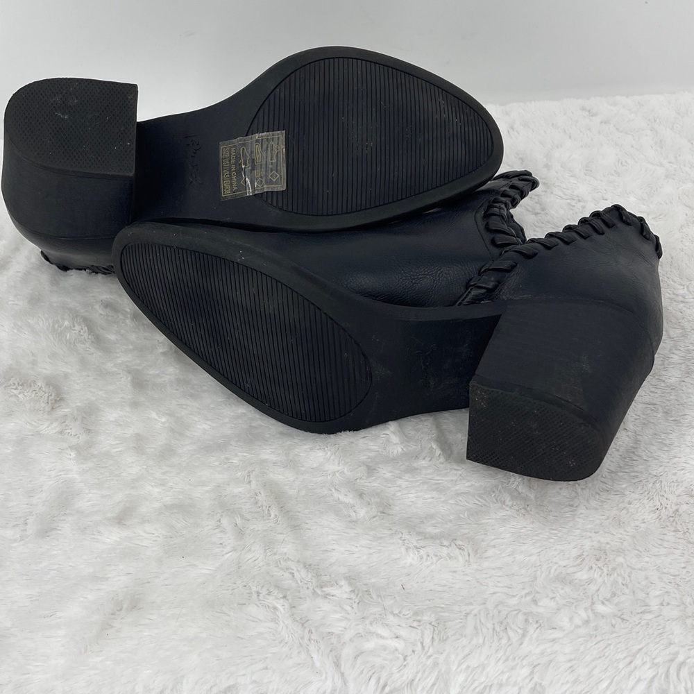 QUPID BLACK FAUX LEATHER ANKLE BOOTS/BOOTIES - Picture 9 of 9